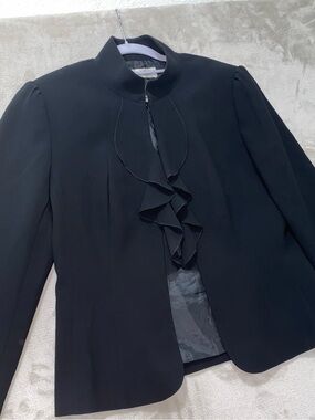 Tahari by Arthur S Levine Vintage black suit jacket/blazer size 10